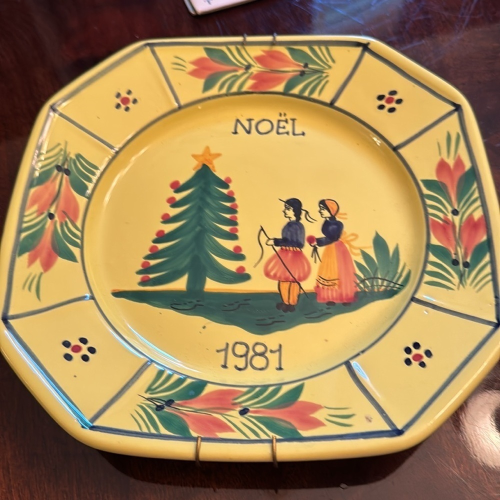 1981 Noel Quimper France Soleil Yellow Octagonal Luncheon Plate